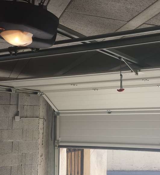 installation porte de garage electrique Saint-Martin-du-Var